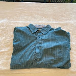 Mens Log Sleeve Button Up Haggar Shirt. Size Medium.